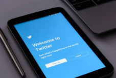 Twitter patches bug that may have spilled users' private messages