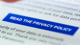 Que devez-vous vérifier avant d'accepter une politique de confidentialité?
