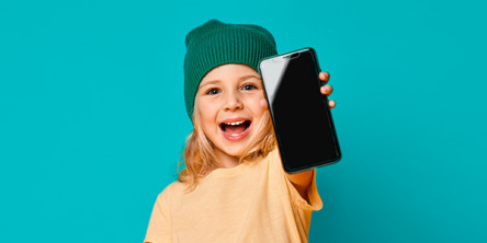 “Mom, I’m ready!” When should you get your child their first smartphone?