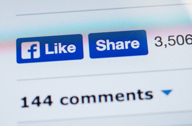 Facebook will highlight hoaxes in users' newsfeeds