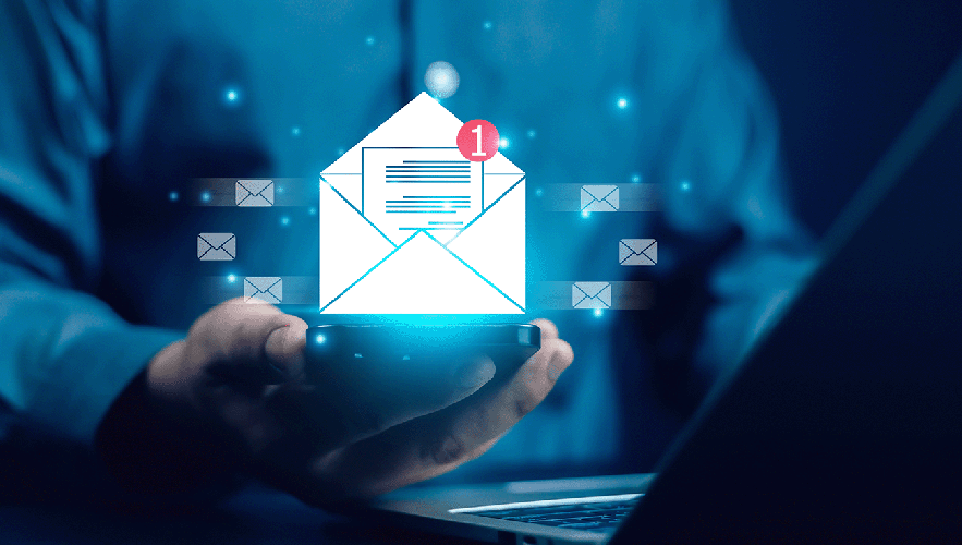 Falešné smlouvy a pracovní nabídky zaplavily v únoru naše e-maily