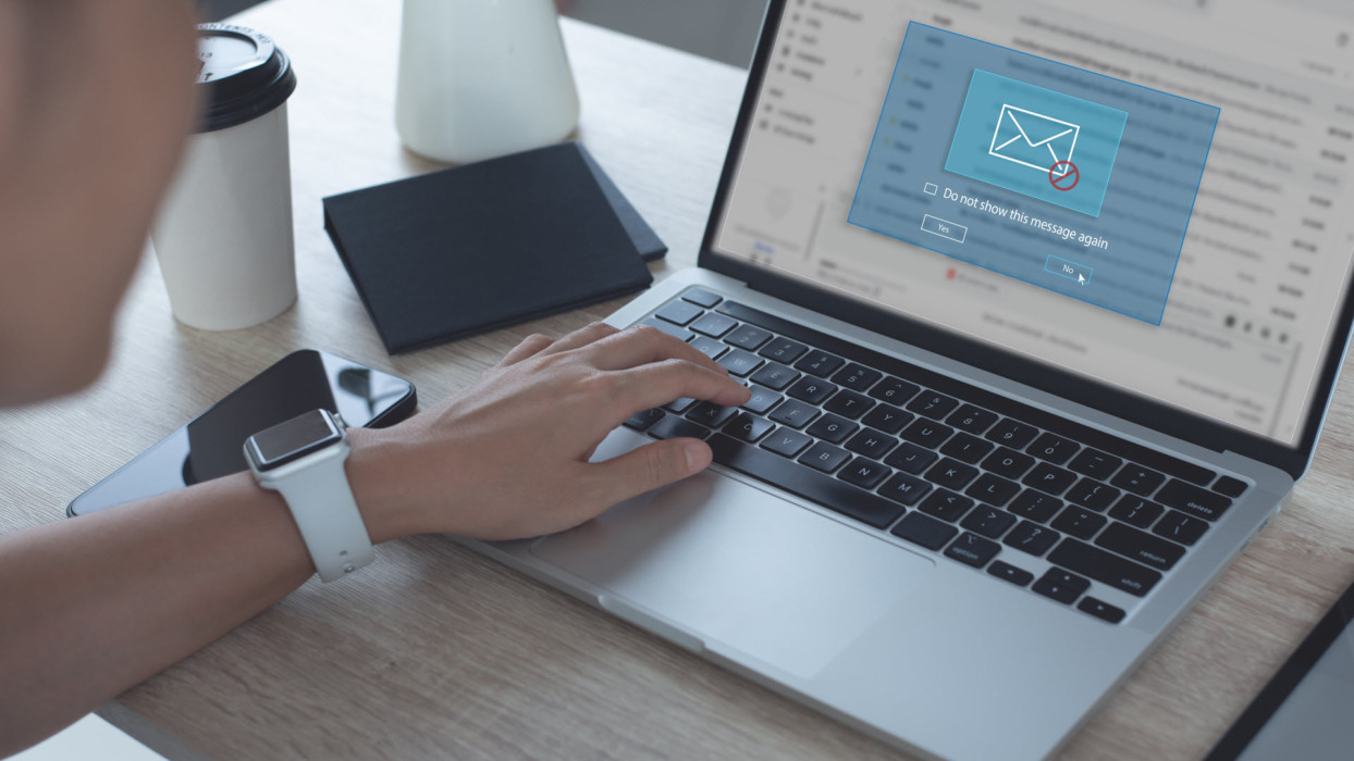 Extorsión: falso correo incluye número de DNI y amenaza con publicar video